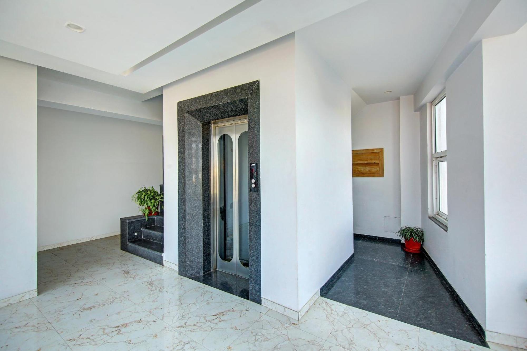 Townhouse OAK Gazelle Inn Gurgaon Buitenkant foto